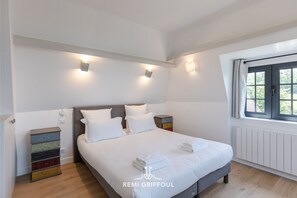 5 Schlafzimmer, Bügeleisen/Bügelbrett, Reisekinderbett, WLAN