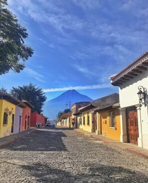 Exterior - Cozy Entire Home in the Heart of Antigua, walk anywhere. (Antigua Guatemala)