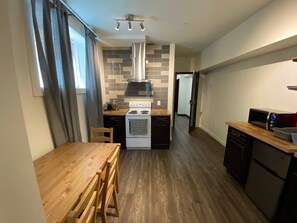 Apartamento, 1 quarto, sacada, vista para a cidade | Parte interna