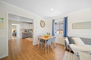 Interior - Spacious 3BDR Home Near Manhattan Beach (Lawndale)