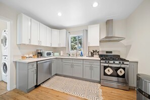 Mikrobølgeovn, ovn, kogeplade, opvaskemaskine