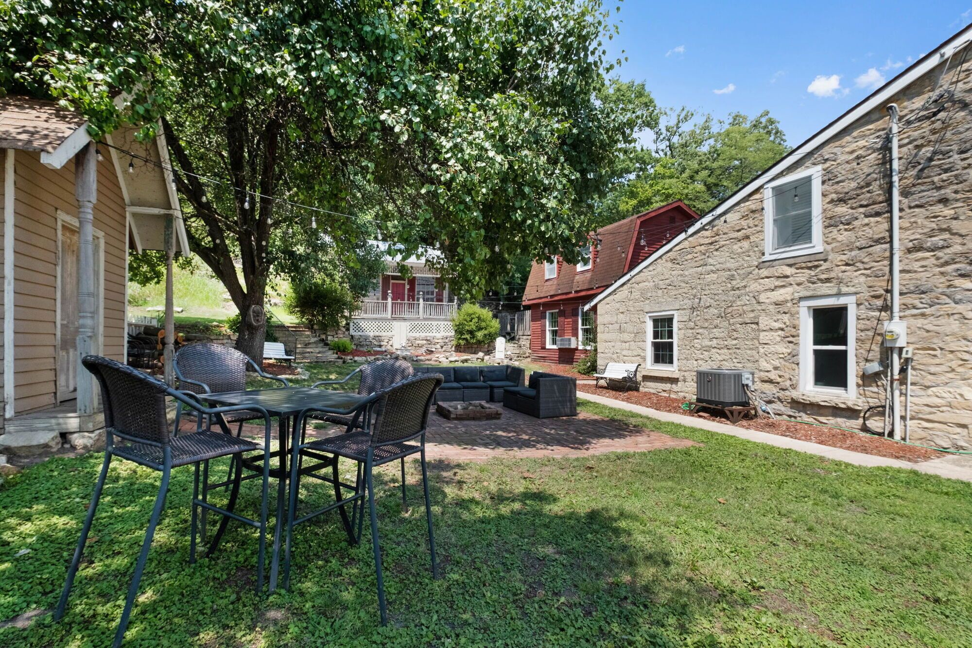 屋外ダイニングエリア