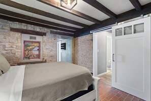 5 quartos, Wi-Fi, roupa de cama