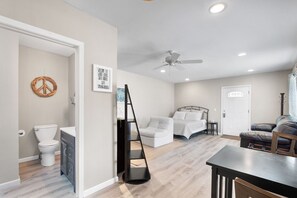 3 عدّة غرف نوم وواي فاي وملاءات أسرّة