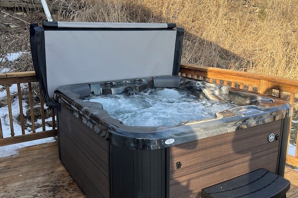 Aspen Pioneer Hot-tub