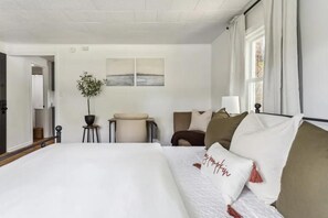 1 bedroom, desk, iron/ironing board, free WiFi
