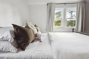 1 habitación, escritorio, tabla de planchar con plancha y wifi gratis
