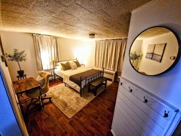 1 bedroom, desk, iron/ironing board, free WiFi