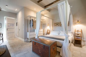 4 soverom, safe på rommet, strykejern/-brett og wi-fi (inkludert)