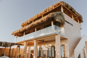 Exterior - Stunning 6 Room House Ac/wifi/pool Near the Beach (Oaxaca, Juzréz)