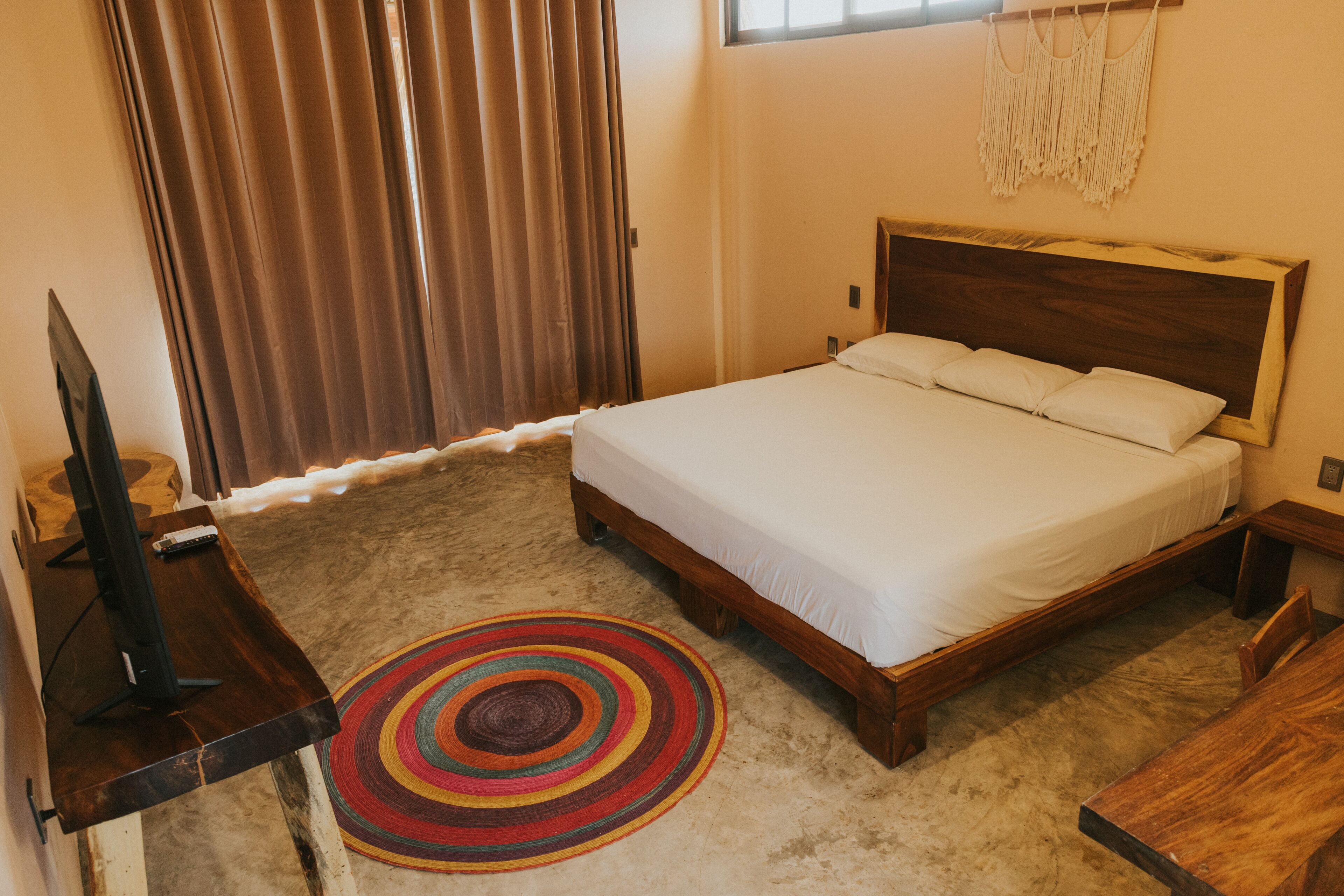 6 bedrooms, free WiFi, bed sheets