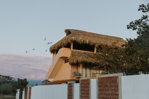 Exterior - Stunning 6 Room House Ac/wifi/pool Near the Beach (Oaxaca, Juzréz)