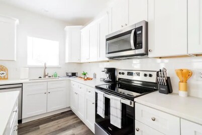 Chic Home 9 min to Uptown w/Hot Tub & Private Yard