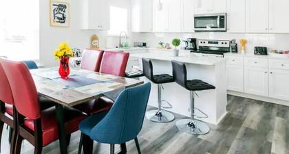 Chic Home 9 min to Uptown w/Hot Tub & Private Yard