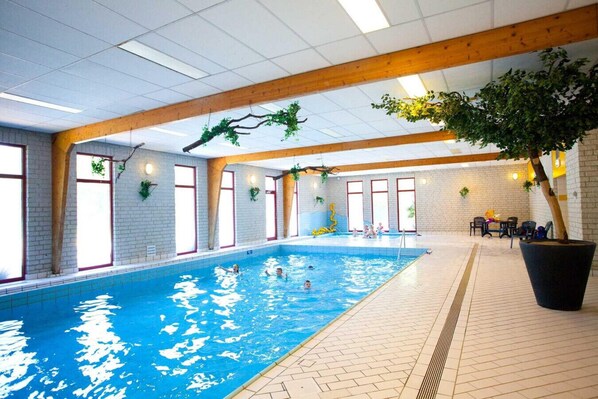 Indendørs pool, opvarmet pool