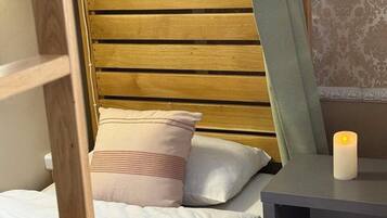 Basic Shared Dormitory, Women only, 1 Sleeping place | Iron/ironing board (on request), WiFi (free), bed sheets