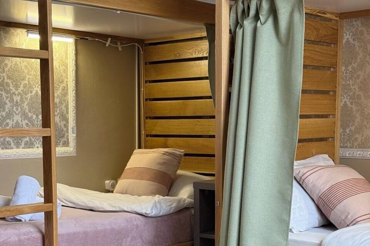 Basic Shared Dormitory, Women only, 1 Sleeping place | Ferro/asse da stiro, Wi-Fi gratuito, lenzuola