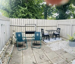 House | Outdoor dining