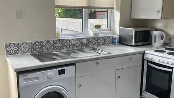 House | Private kitchen | Fridge, microwave, oven, stovetop