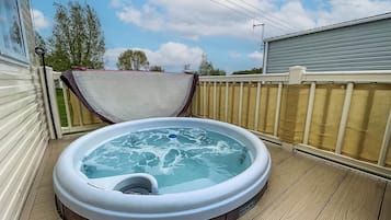 Cabin | Tab spa terbuka