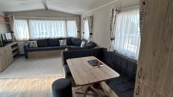 Kabin | Tempat makan