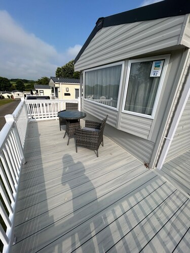 Caravansleeps4-beachfront-garden-patio