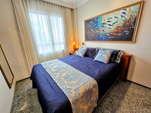1 bedroom, in-room safe, iron/ironing board, free WiFi
