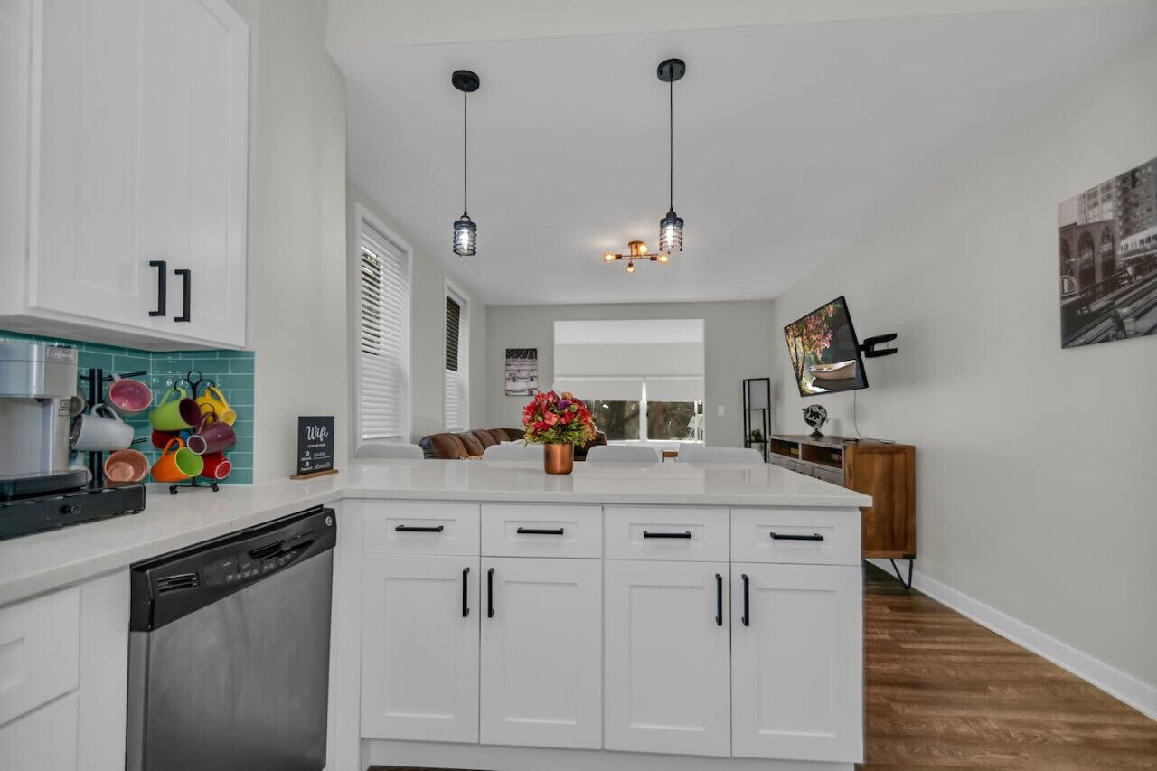 冰箱、微波炉、烤箱、炉灶