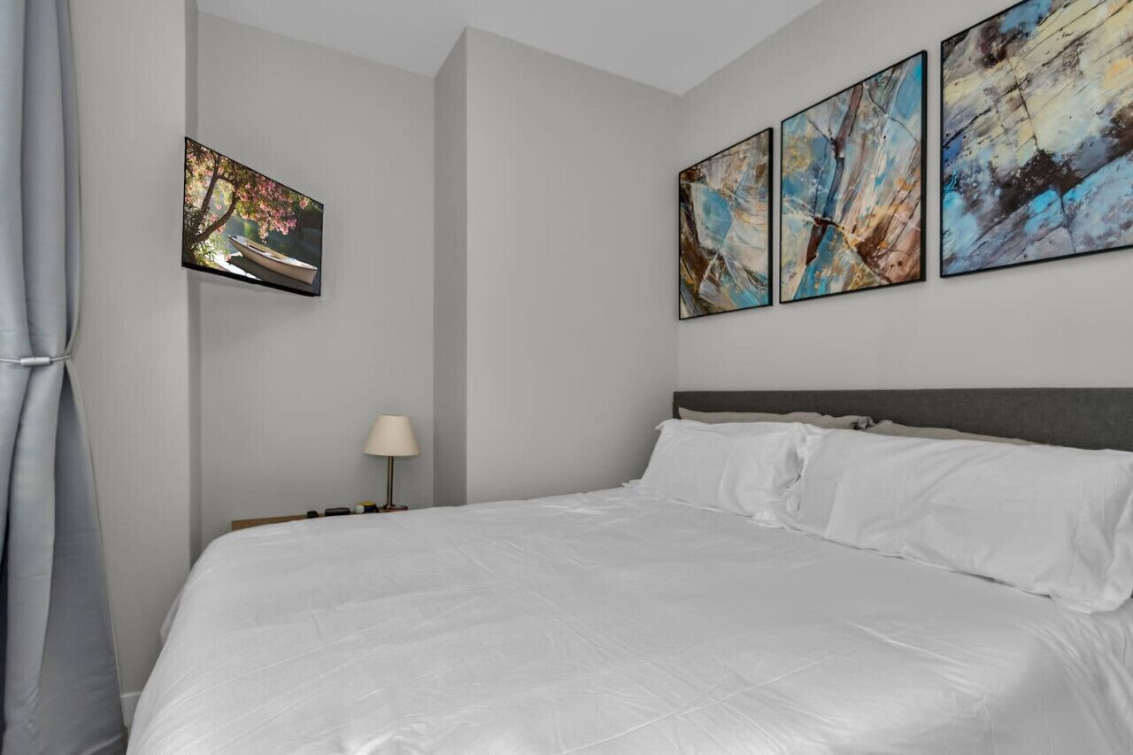 3 bedrooms, desk, iron/ironing board, free WiFi