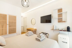 3 室のベッドルーム、デスク、アイロン / アイロン台、旅行用ベビーベッド