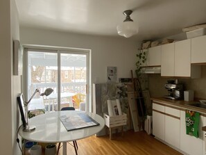 Interior - Clean house in great neighbourhood! (Toronto)