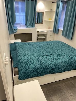1 quarto, Wi-Fi de cortesia, roupa de cama