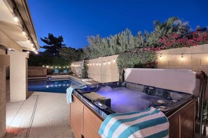 Bain à remous extérieur