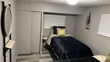 6 bedrooms, free WiFi, bed sheets