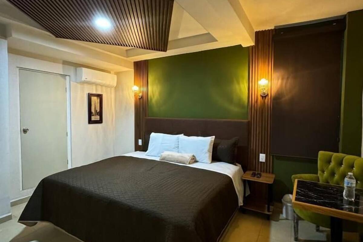 Premium Room | WiFi (free), bed sheets