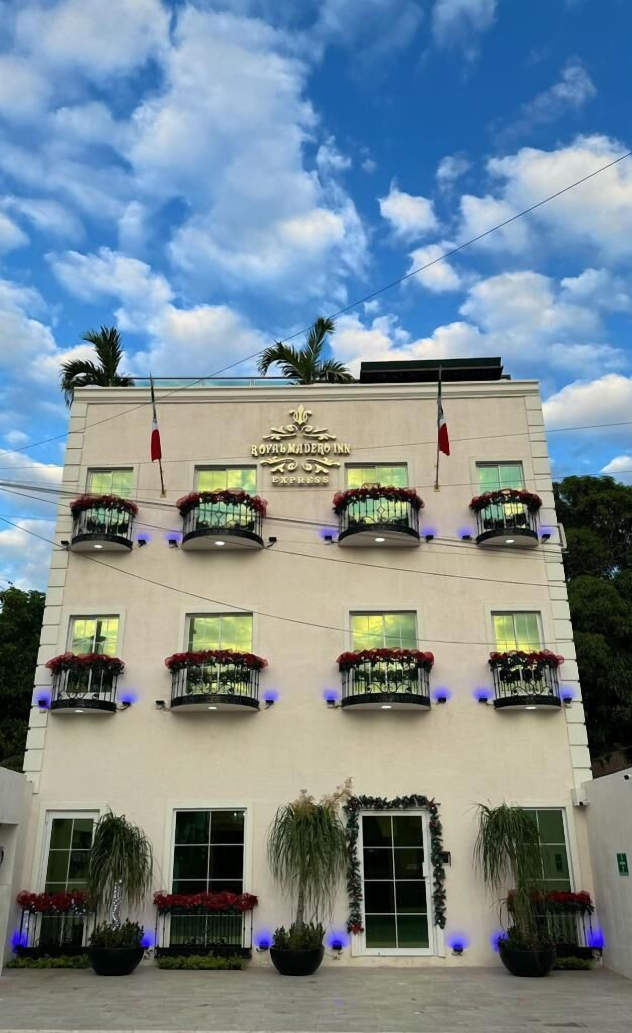 Photo - Royal Madero Inn Express
