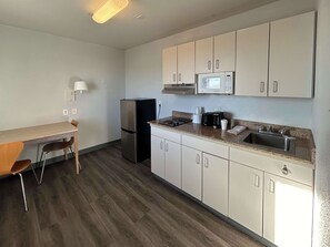 Coffee/tea maker - Studio 6 Lubbock, Tx (Lubbock)