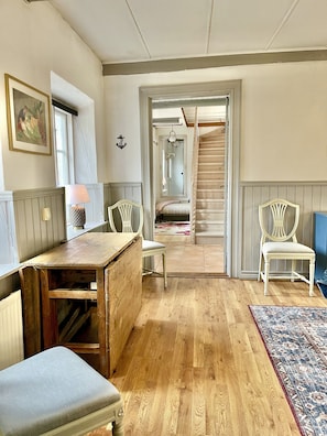 Individually decorated, individually furnished, free WiFi, bed sheets - Sydkustens at Tullnäs Vingård (Trelleborg)