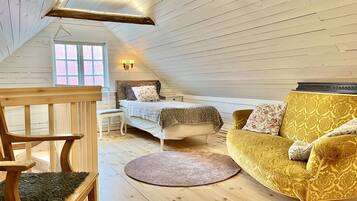 2 habitaciones, decoraciĂłn personalizada y muebles diferentes