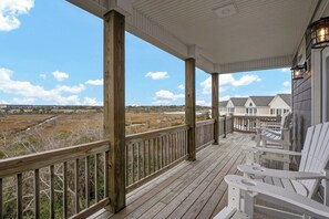 Terrace/patio - Everlong - Oceanviews - Pet Friendly - Elevator (North Topsail Beach)