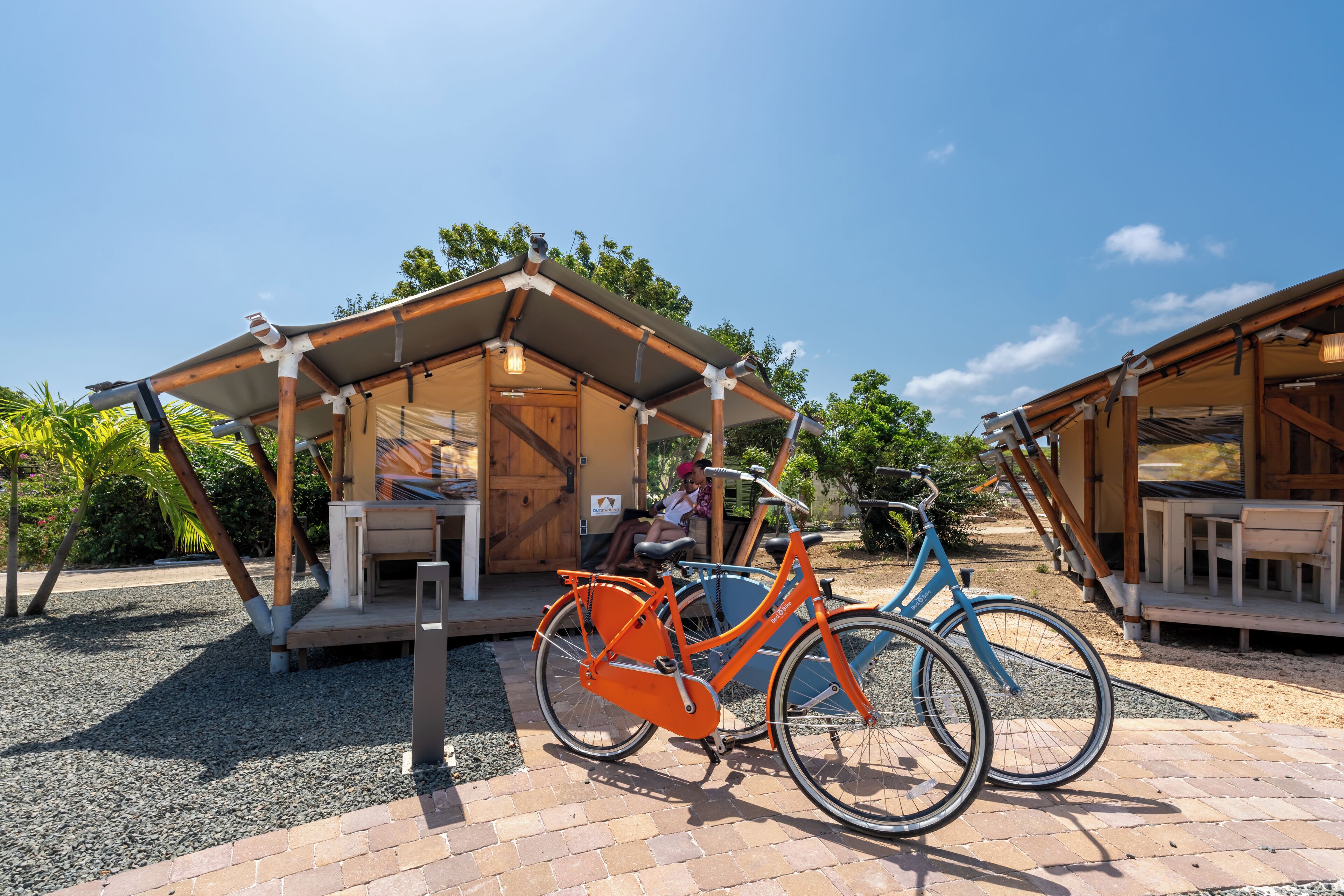 经济帐篷房, 2 张单人床, 公共浴室, 花园景观 | 高档床上用品、客房内保险箱、熨斗/熨板、免费 WiFi