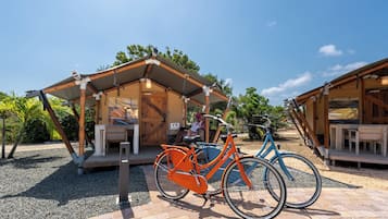 Economy Tent, 2 Twin Beds, Shared Bathroom, Garden View | Premium bedding, in-room safe, iron/ironing board, free WiFi