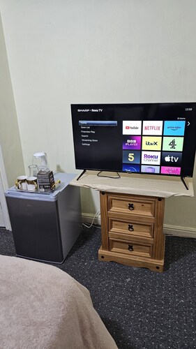 Beautiful 1-bed House in Leeds