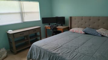 1 bedroom, bed sheets