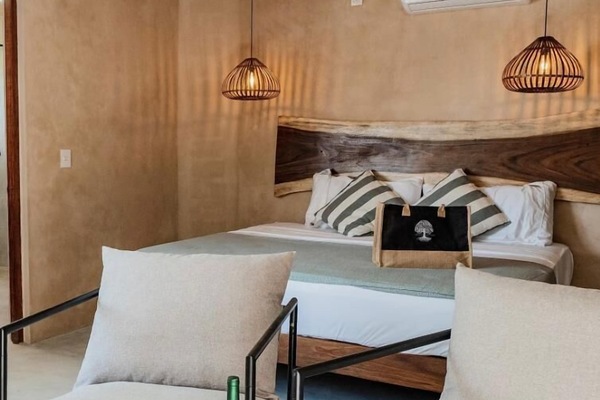Deluxe Room | Hypo-allergenic bedding, pillowtop beds, individually decorated