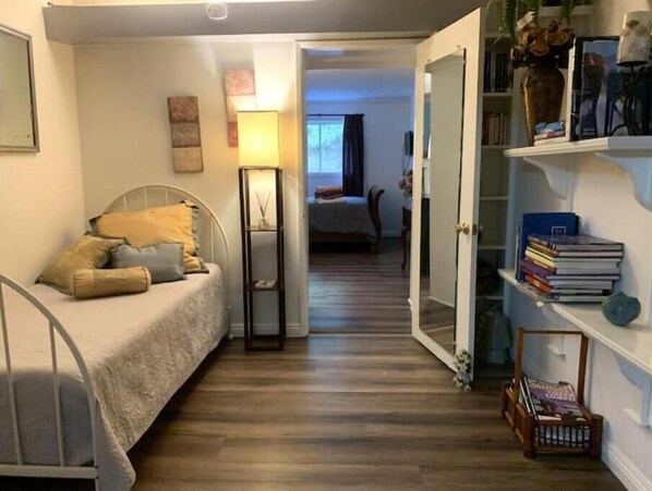 2 Schlafzimmer, Schreibtisch, Bügeleisen/Bügelbrett, kostenloses WLAN