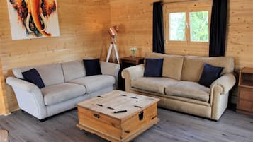 Cabin | Living area