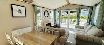 Two Bedroom Caravan Sleeps 6