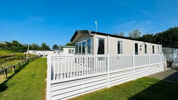 Cabin | Exterior