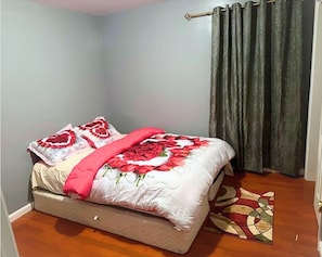 Executive Room, 1 King Bed, Non Smoking, Private Bathroom - Glamour Room A Near EWR Aiport Penn Stat (Newark)